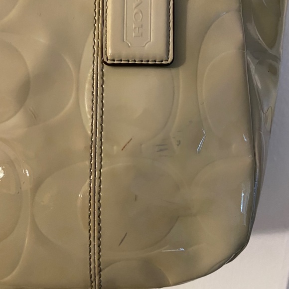 Coach - Picture 2 of 9